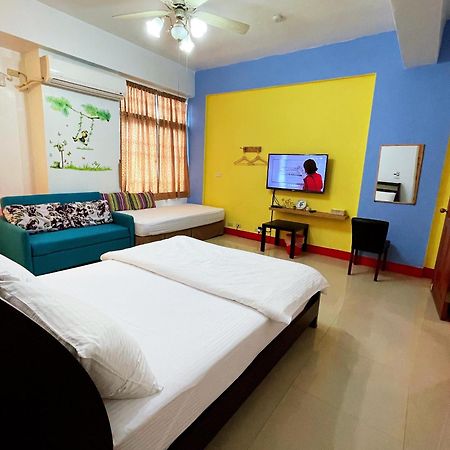 Apartamento A Lot Of Music And Breakfast T'ai-tung Exterior foto