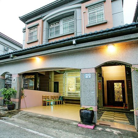 Apartamento A Lot Of Music And Breakfast T'ai-tung Exterior foto
