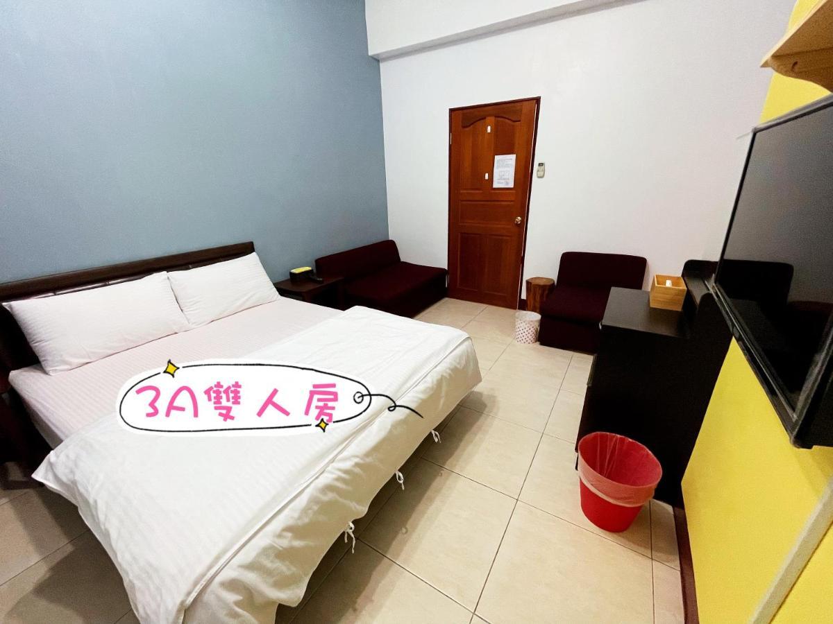 Apartamento A Lot Of Music And Breakfast T'ai-tung Exterior foto