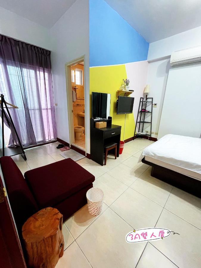 Apartamento A Lot Of Music And Breakfast T'ai-tung Exterior foto
