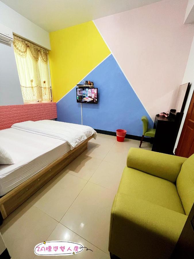 Apartamento A Lot Of Music And Breakfast T'ai-tung Exterior foto