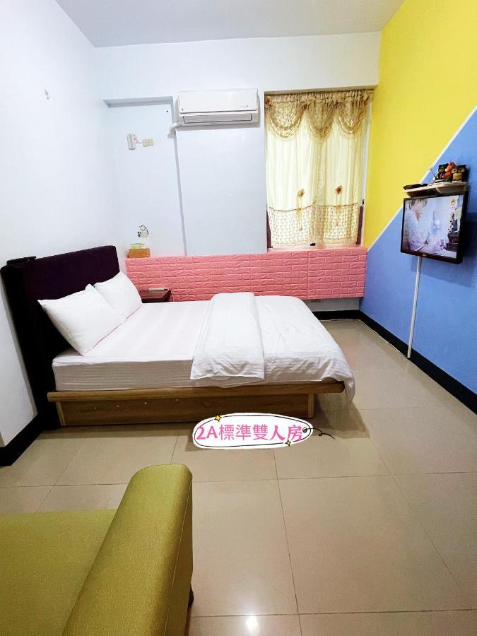 Apartamento A Lot Of Music And Breakfast T'ai-tung Exterior foto