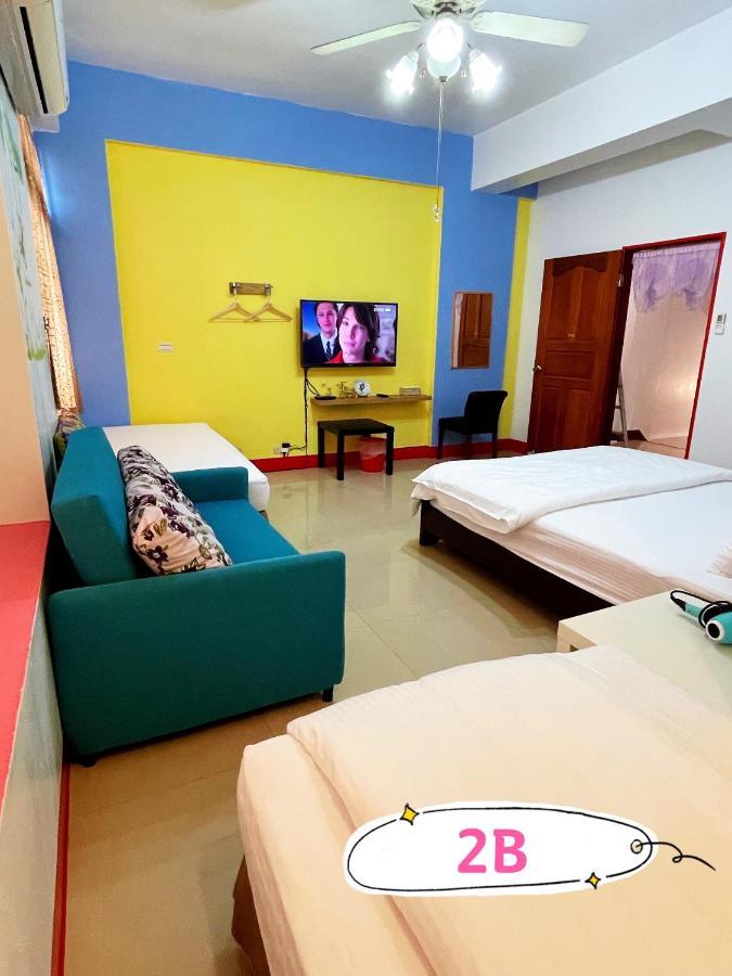 Apartamento A Lot Of Music And Breakfast T'ai-tung Exterior foto