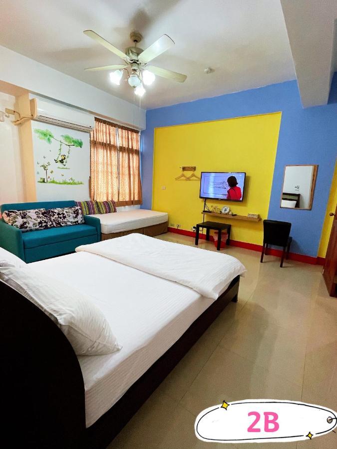 Apartamento A Lot Of Music And Breakfast T'ai-tung Exterior foto