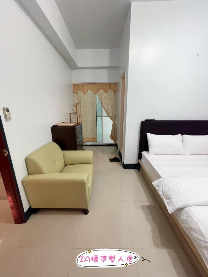 Apartamento A Lot Of Music And Breakfast T'ai-tung Exterior foto