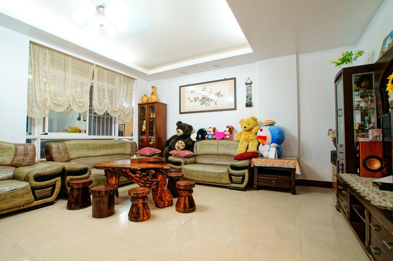 Apartamento A Lot Of Music And Breakfast T'ai-tung Exterior foto